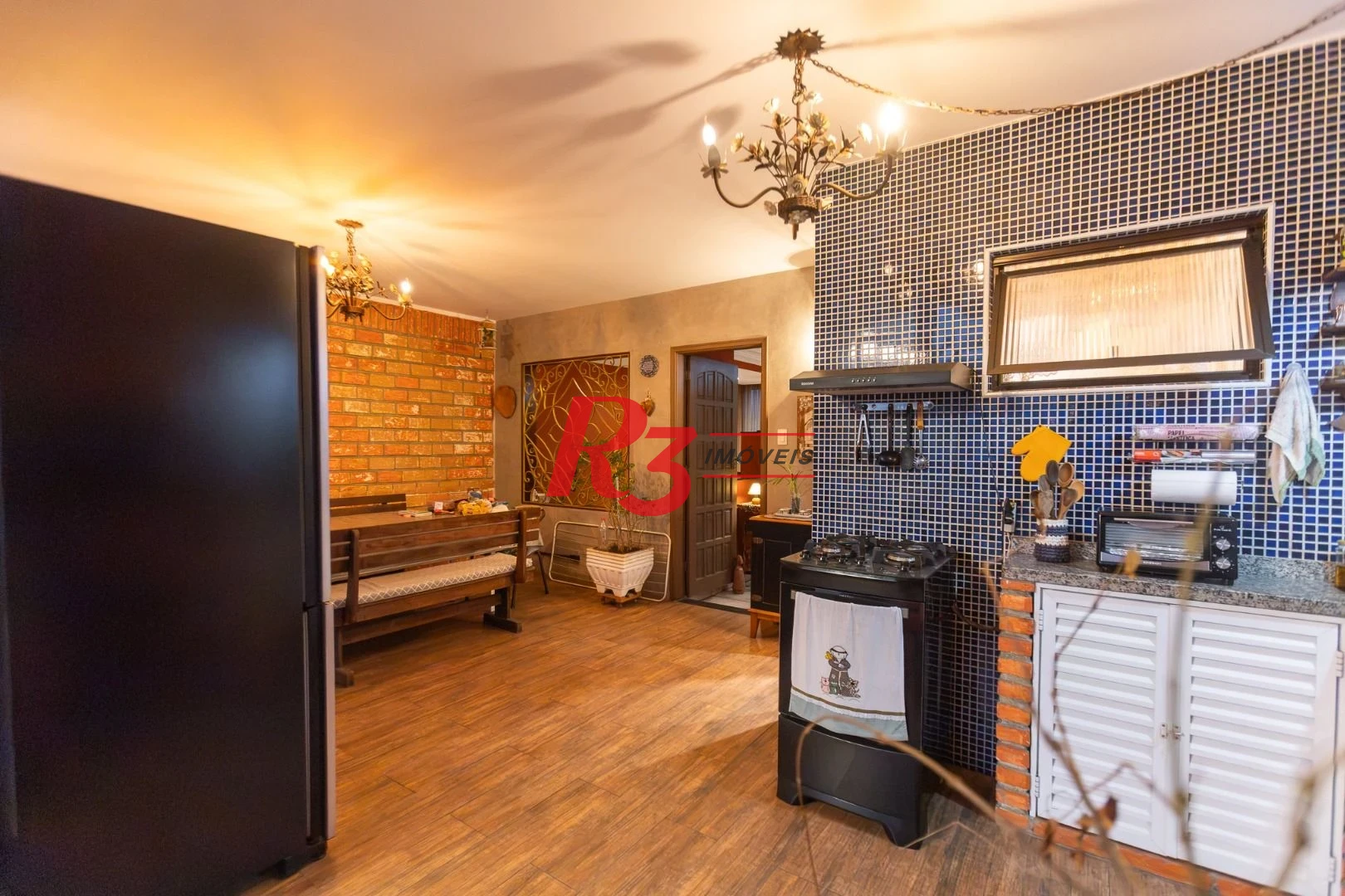 Casa com 3 dormitórios à venda, 242 m² por R$ 2.100.000,00 - Embaré - Santos/SP