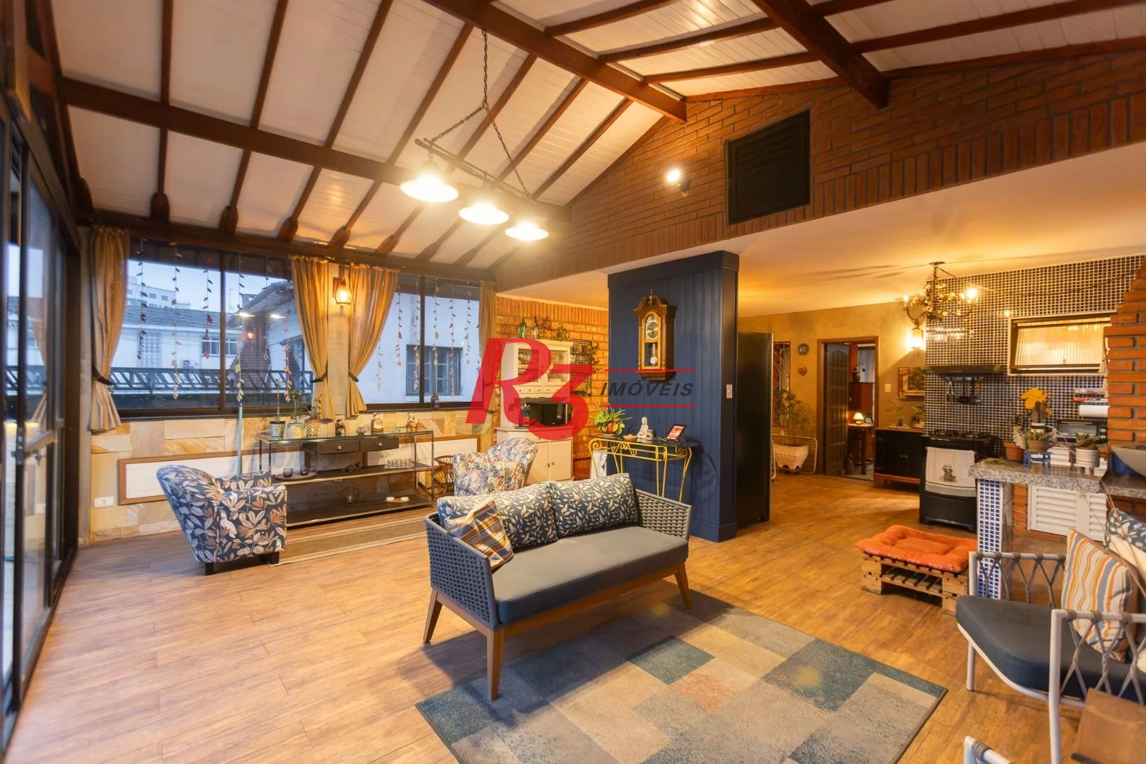 Casa com 3 dormitórios à venda, 242 m² por R$ 2.100.000,00 - Embaré - Santos/SP