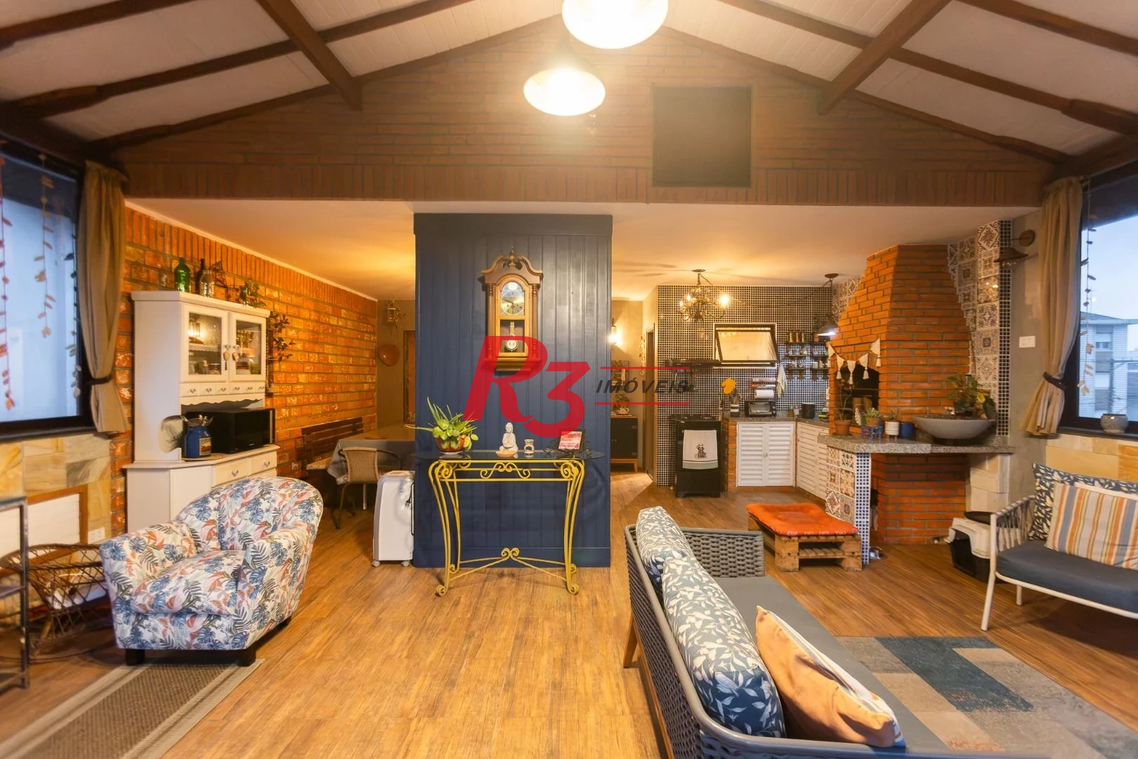 Casa com 3 dormitórios à venda, 242 m² por R$ 2.100.000,00 - Embaré - Santos/SP