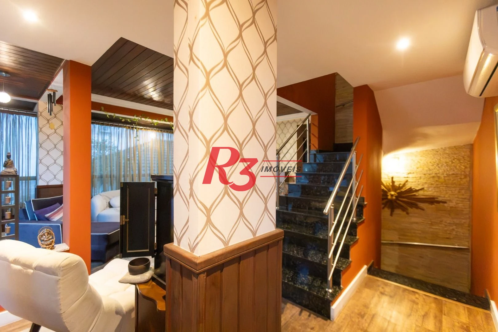 Casa com 3 dormitórios à venda, 242 m² por R$ 2.100.000,00 - Embaré - Santos/SP