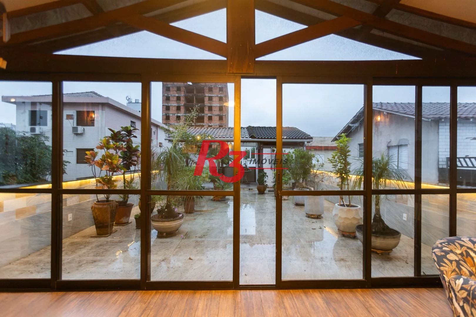 Casa com 3 dormitórios à venda, 242 m² por R$ 2.100.000,00 - Embaré - Santos/SP