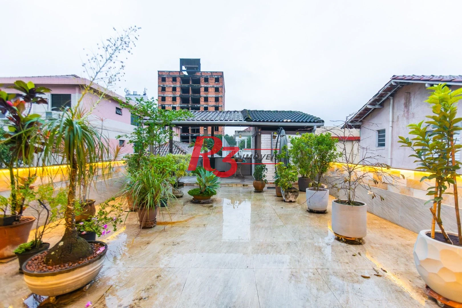 Casa com 3 dormitórios à venda, 242 m² por R$ 2.100.000,00 - Embaré - Santos/SP