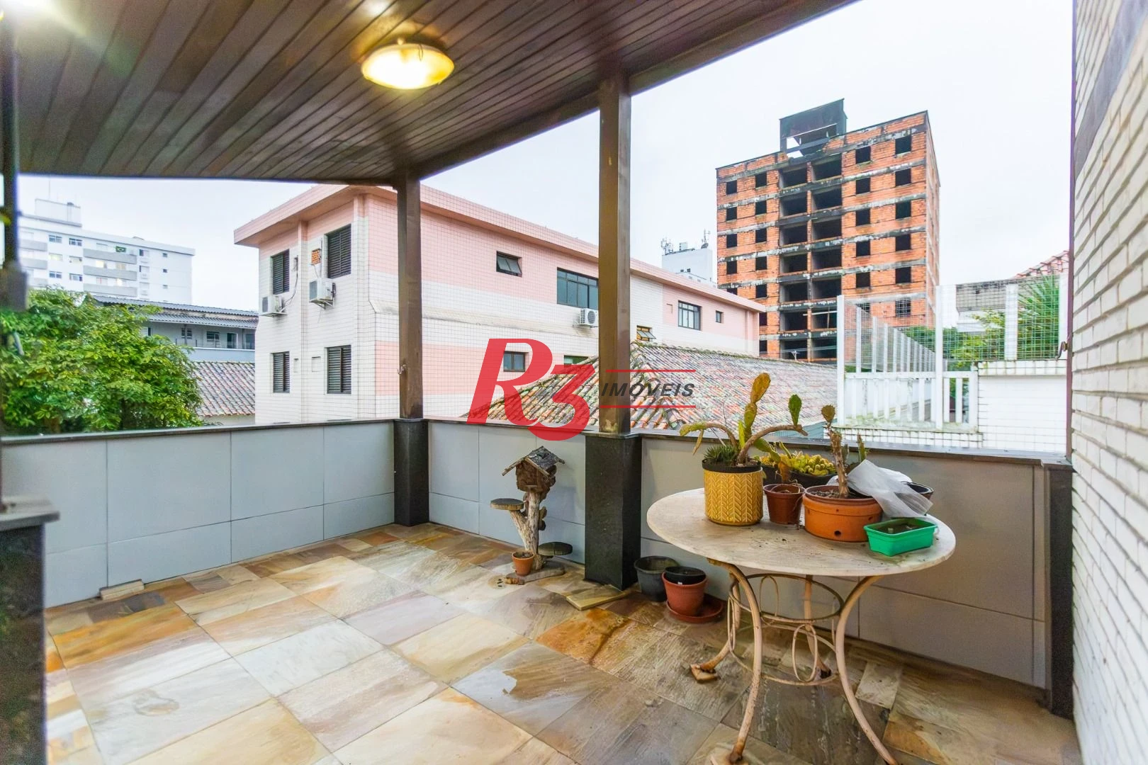 Casa com 3 dormitórios à venda, 242 m² por R$ 2.100.000,00 - Embaré - Santos/SP