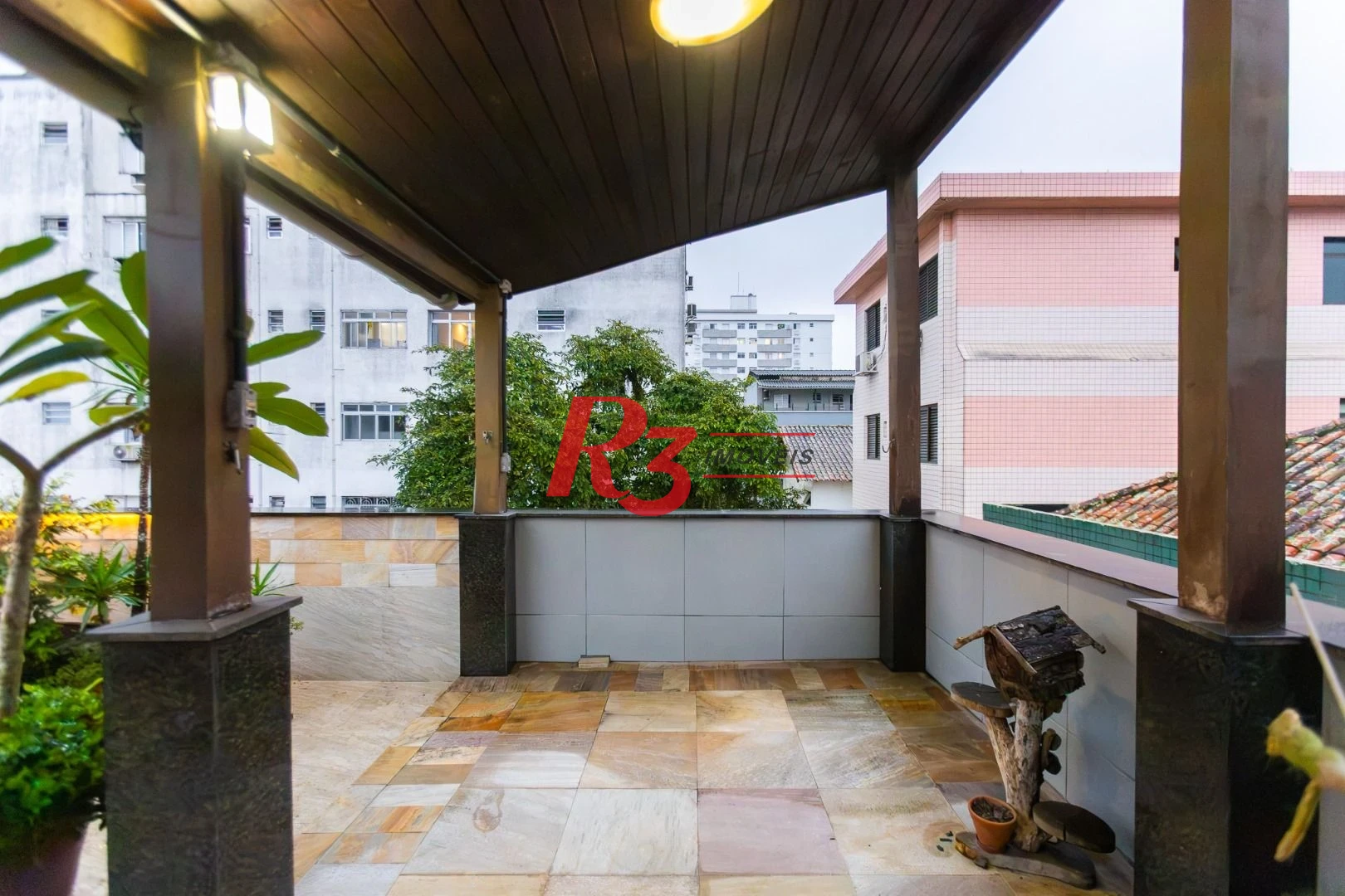 Casa com 3 dormitórios à venda, 242 m² por R$ 2.100.000,00 - Embaré - Santos/SP