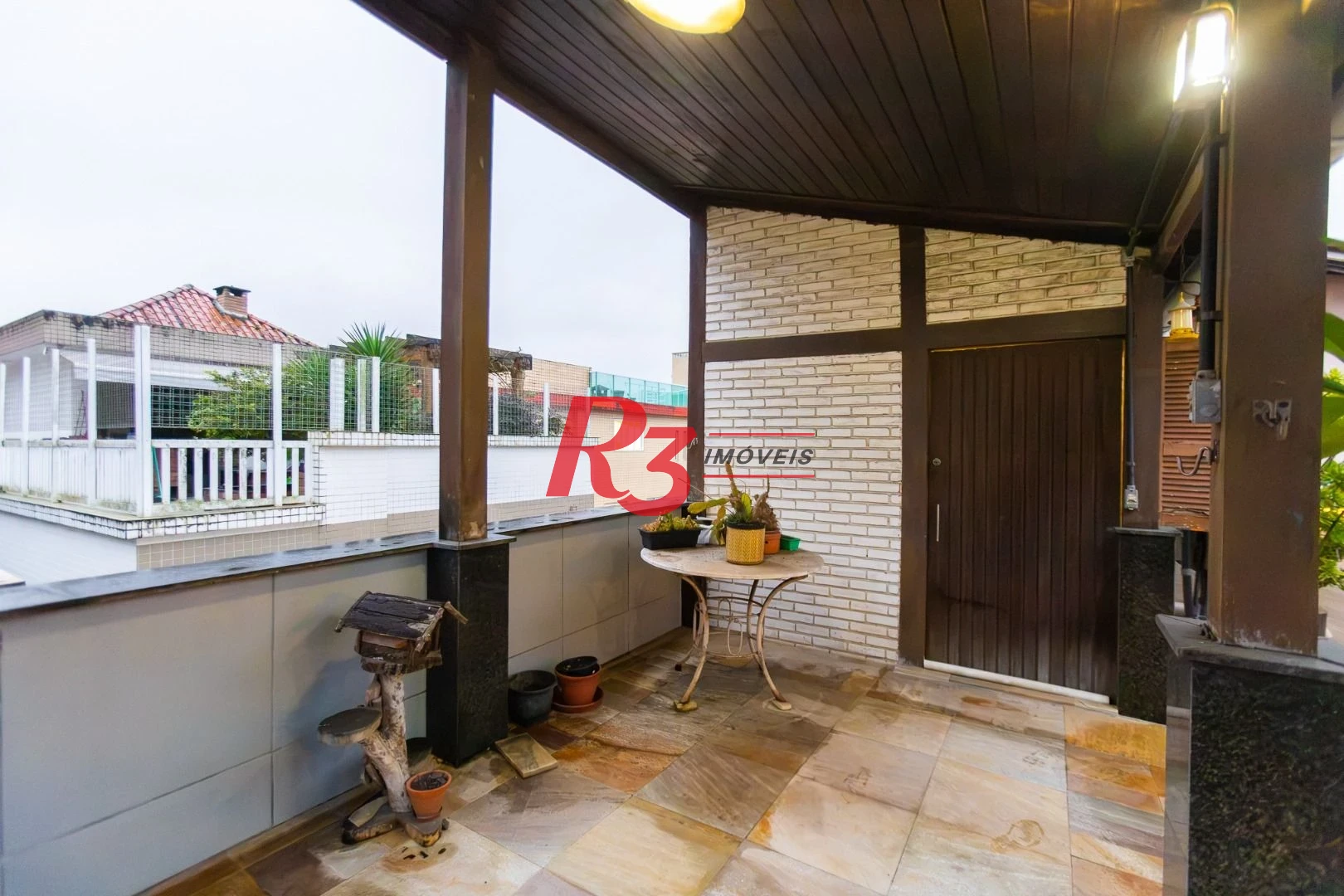 Casa com 3 dormitórios à venda, 242 m² por R$ 2.100.000,00 - Embaré - Santos/SP