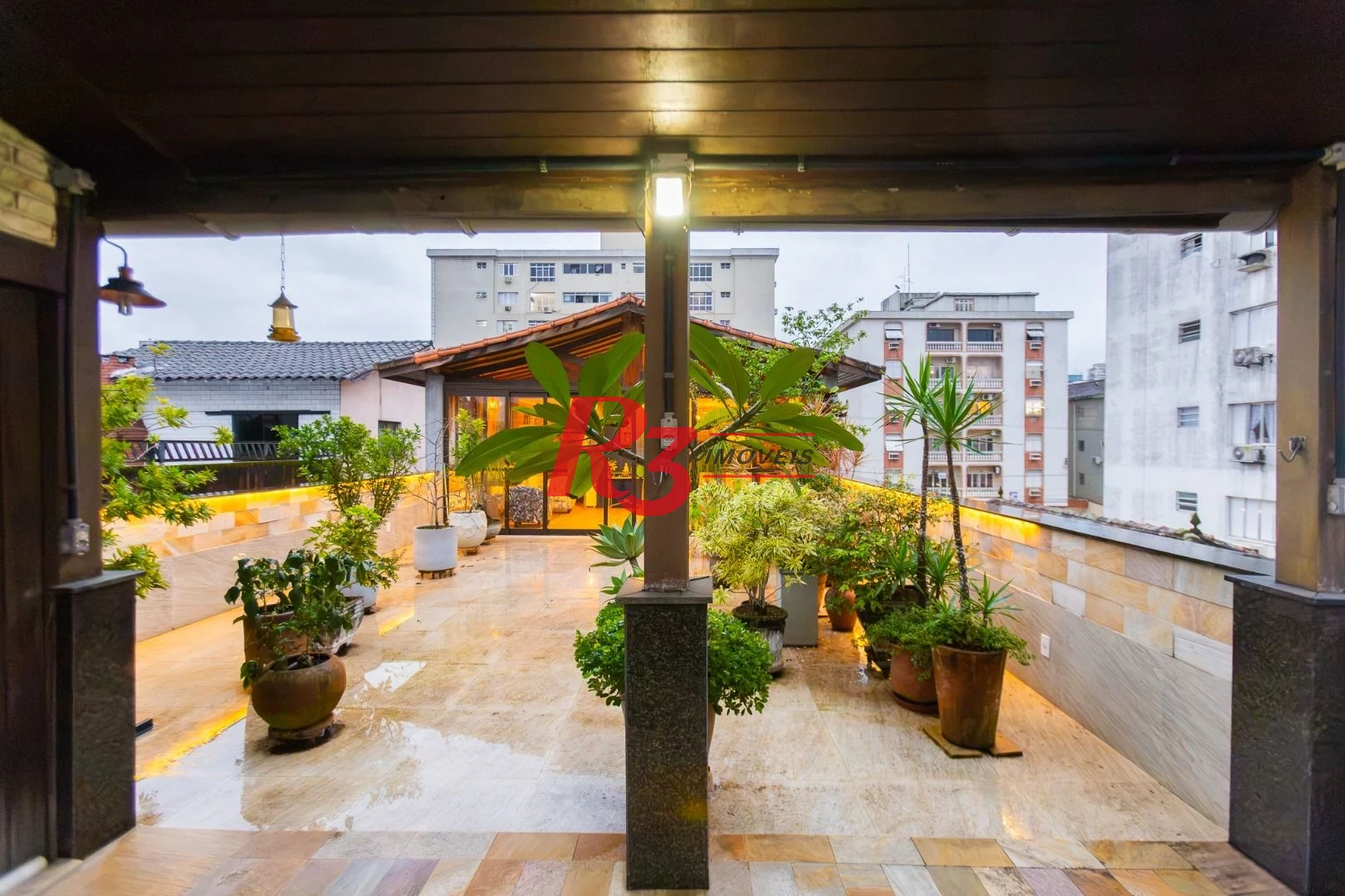 Casa com 3 dormitórios à venda, 242 m² por R$ 2.100.000,00 - Embaré - Santos/SP