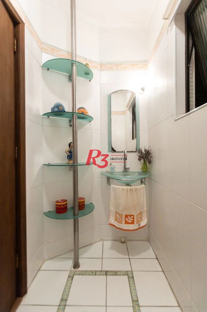 Casa com 3 dormitórios à venda, 242 m² por R$ 2.100.000,00 - Embaré - Santos/SP