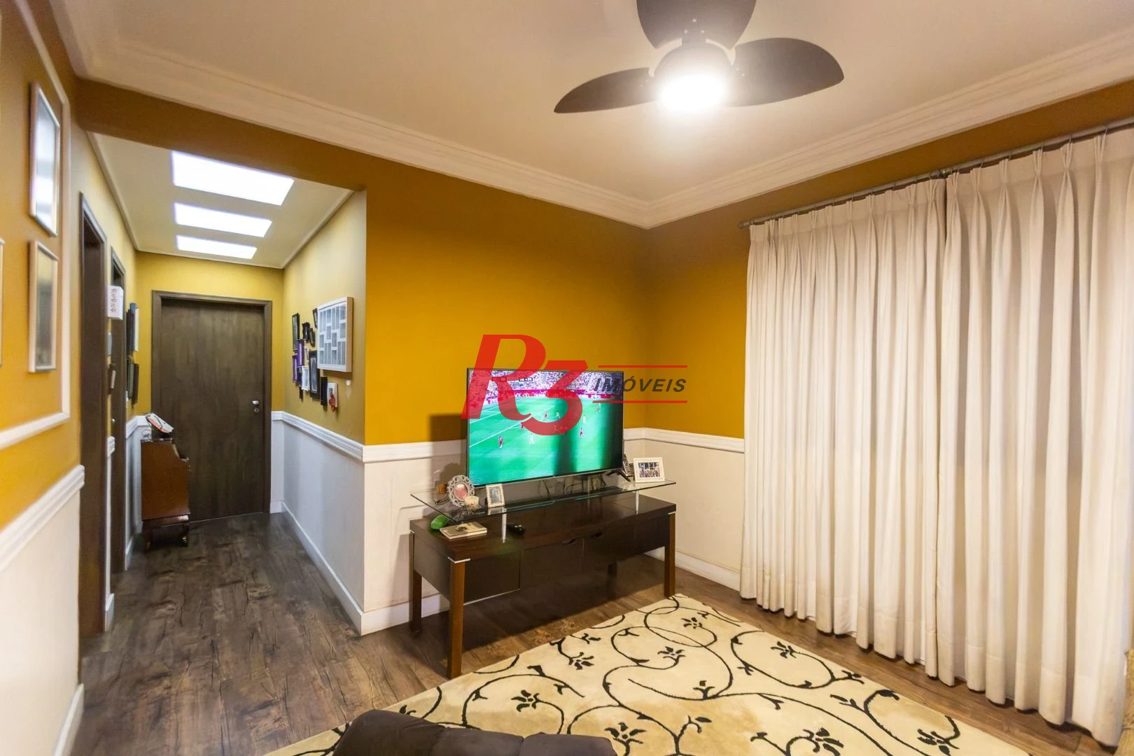 Casa com 3 dormitórios à venda, 242 m² por R$ 2.100.000,00 - Embaré - Santos/SP