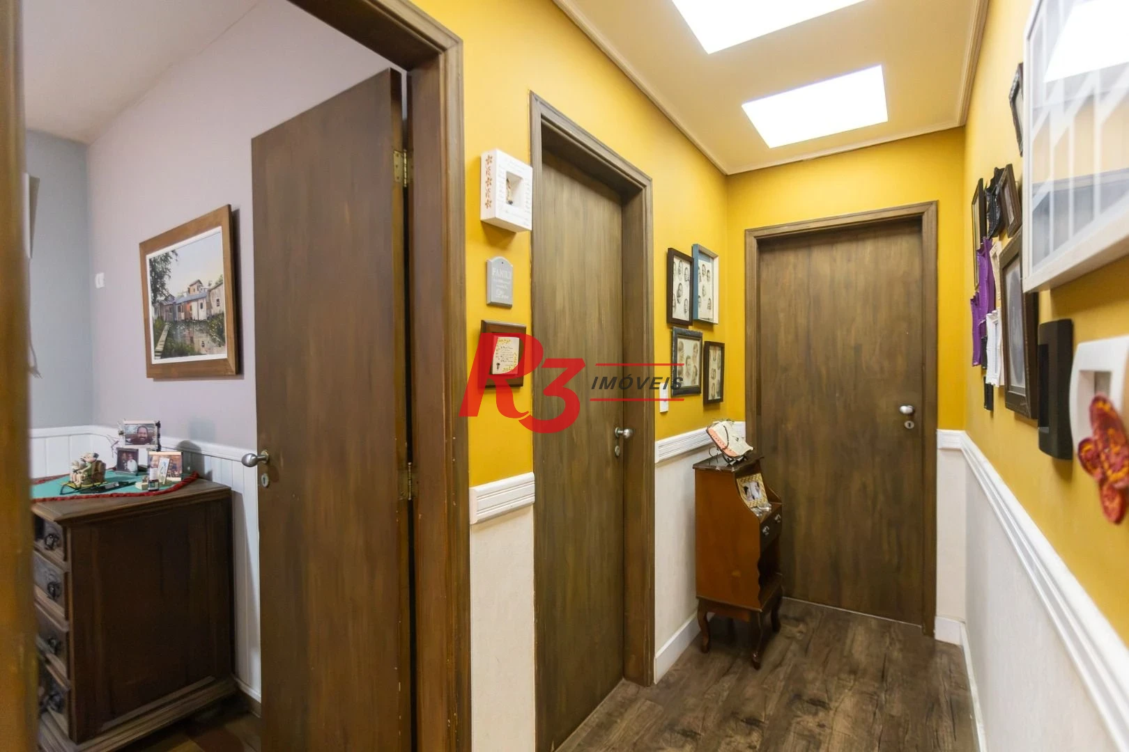 Casa com 3 dormitórios à venda, 242 m² por R$ 2.100.000,00 - Embaré - Santos/SP