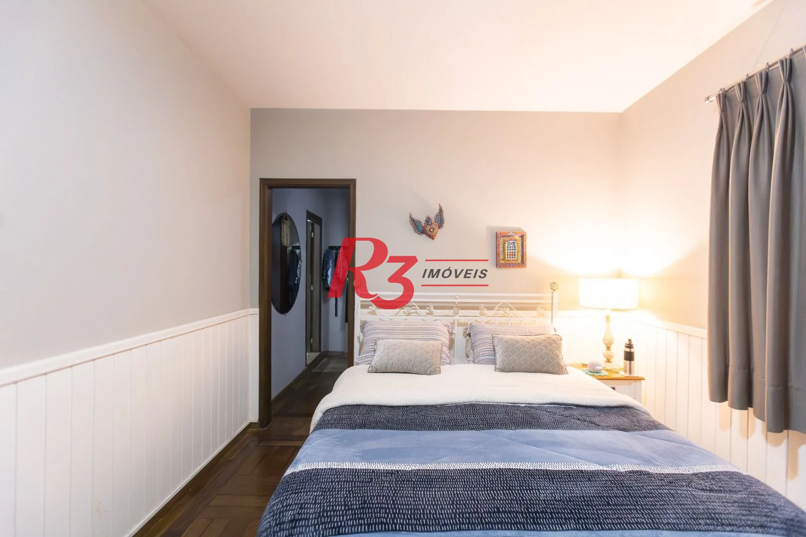 Casa com 3 dormitórios à venda, 242 m² por R$ 2.100.000,00 - Embaré - Santos/SP