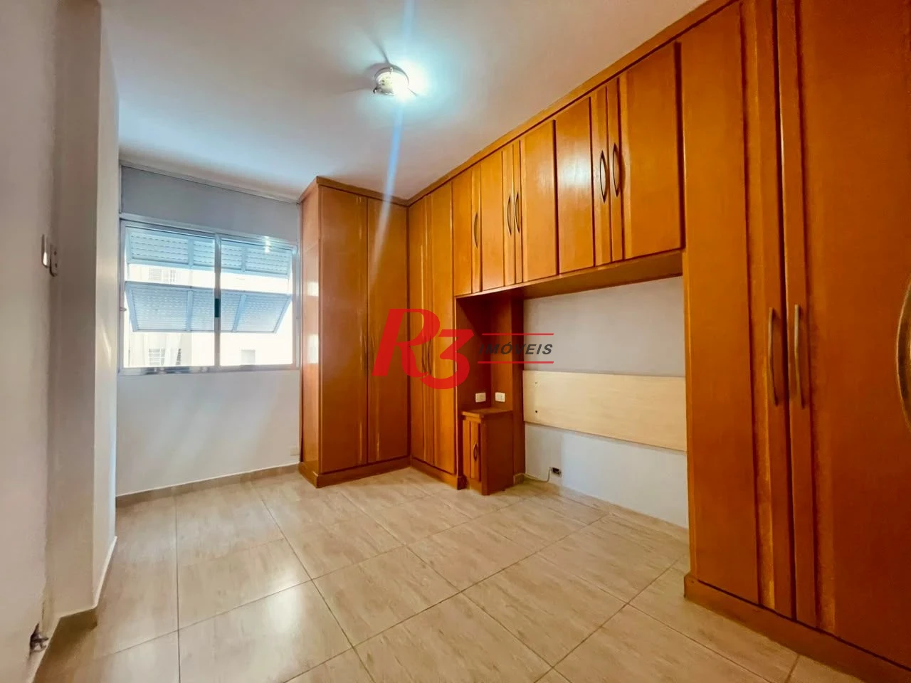 Apartamento com 2 dormitórios à venda, 75 m² por R$ 695.000,00 - Gonzaga - Santos/SP