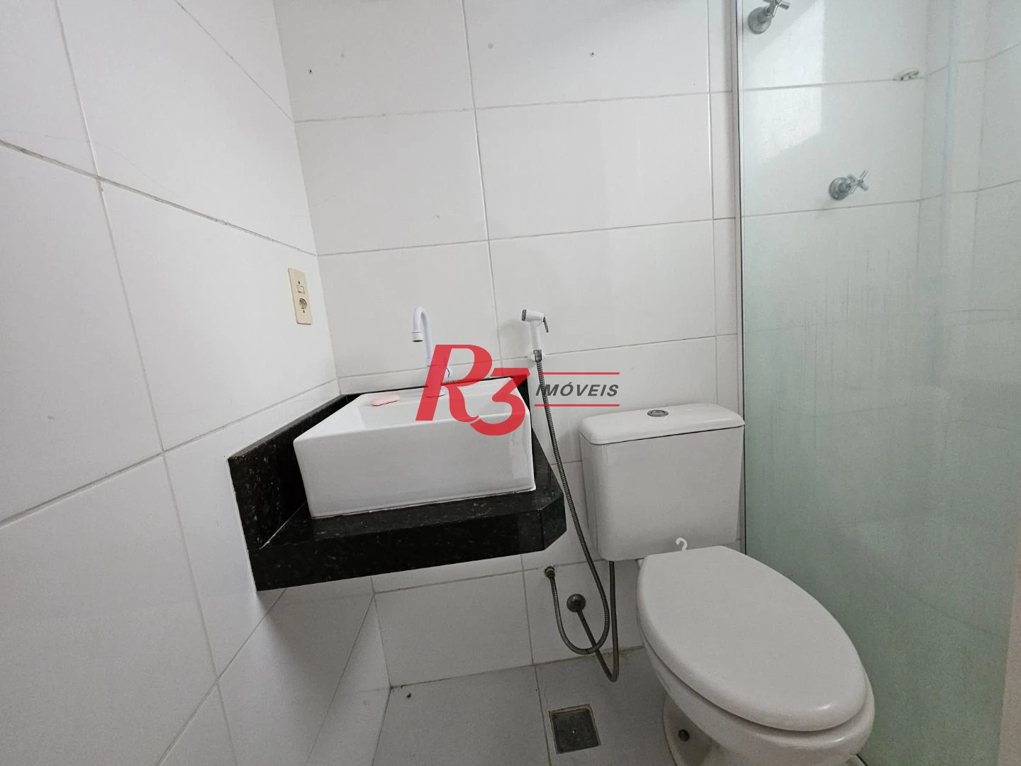 Village com 2 dormitórios para alugar, 110 m² por R$ 3.700,00/mês - Marapé - Santos/SP
