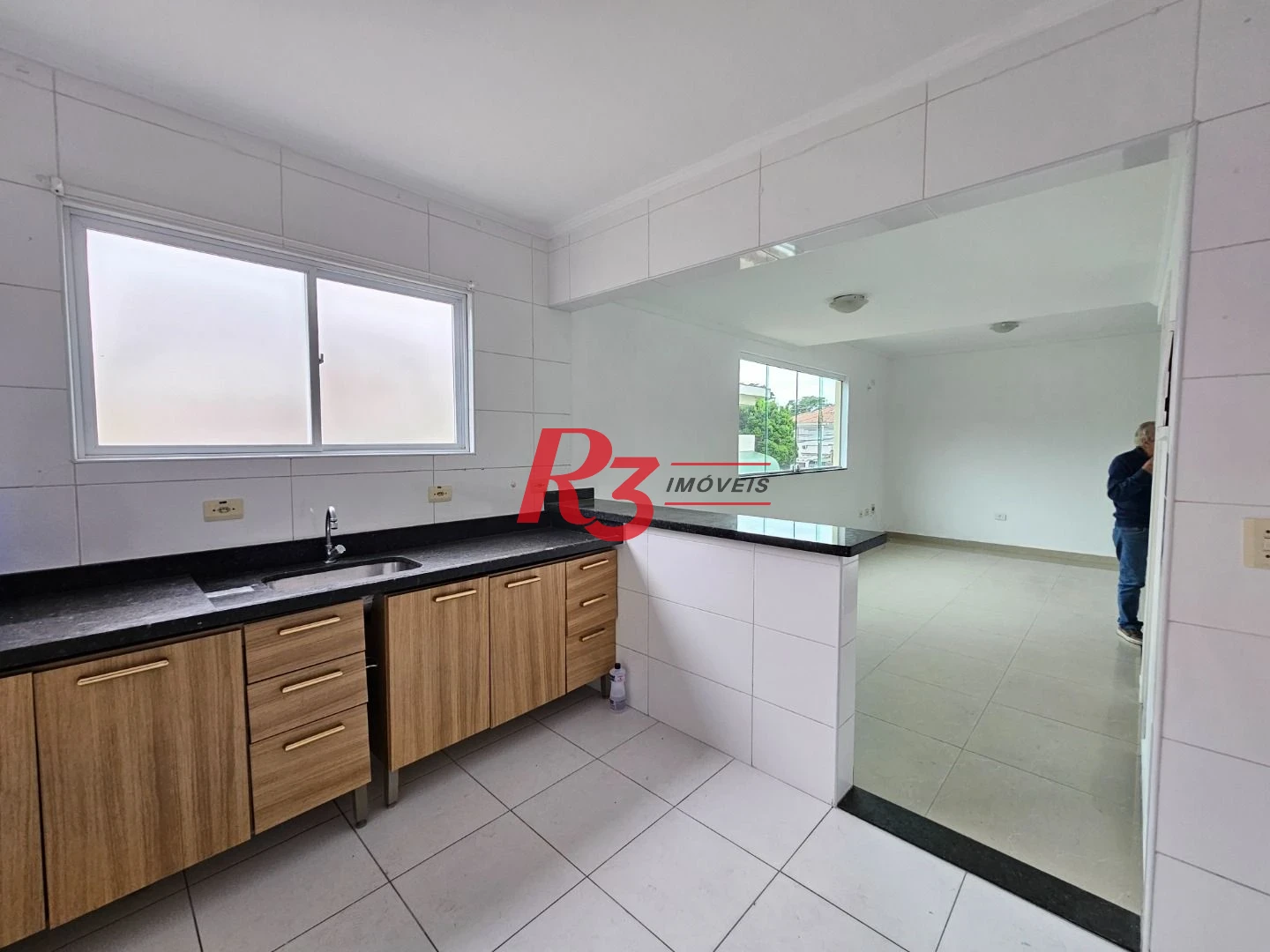 Village com 2 dormitórios para alugar, 110 m² por R$ 3.700,00/mês - Marapé - Santos/SP