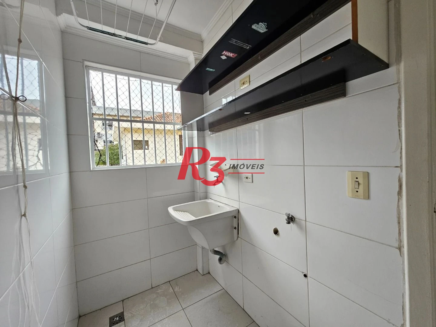 Village com 2 dormitórios para alugar, 110 m² por R$ 3.700,00/mês - Marapé - Santos/SP