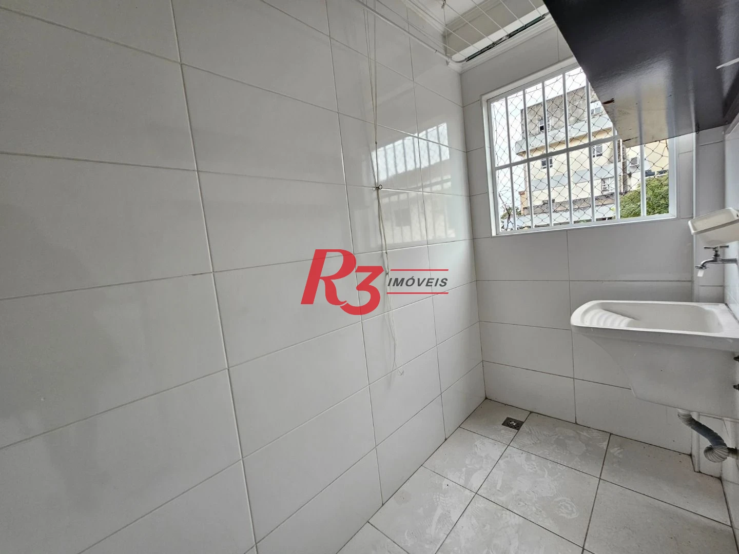 Village com 2 dormitórios para alugar, 110 m² por R$ 3.700,00/mês - Marapé - Santos/SP