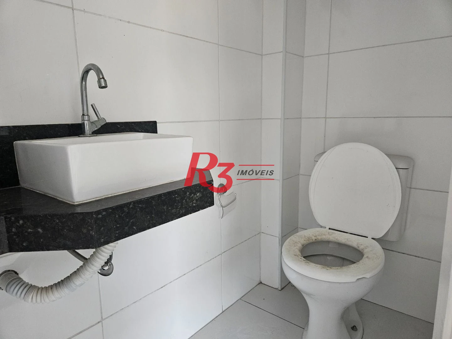 Village com 2 dormitórios para alugar, 110 m² por R$ 3.700,00/mês - Marapé - Santos/SP