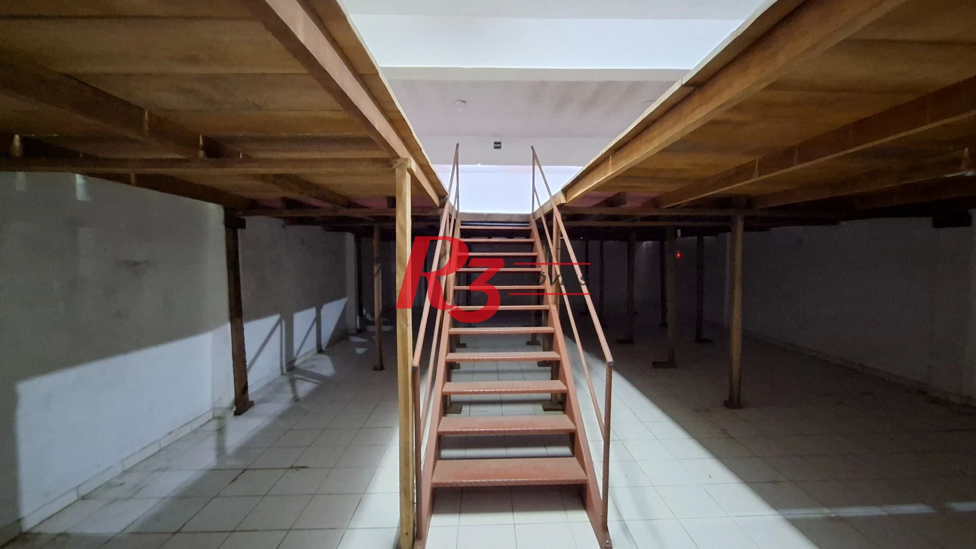 Galpão, 180 m² - venda por R$ 300.000,00 ou aluguel por R$ 3.000,00/mês - Centro - Santos/SP