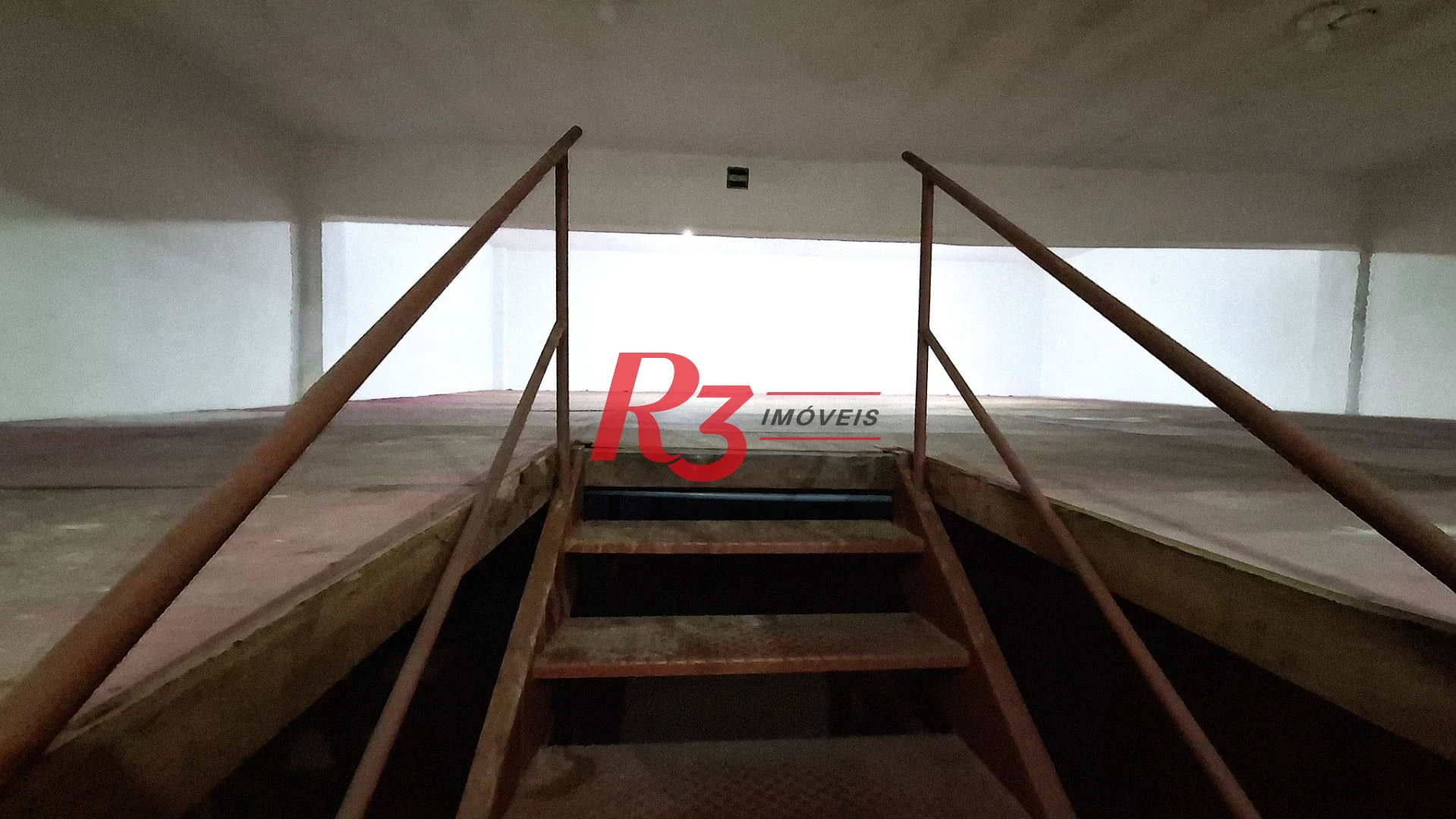 Galpão, 180 m² - venda por R$ 300.000,00 ou aluguel por R$ 3.000,00/mês - Centro - Santos/SP
