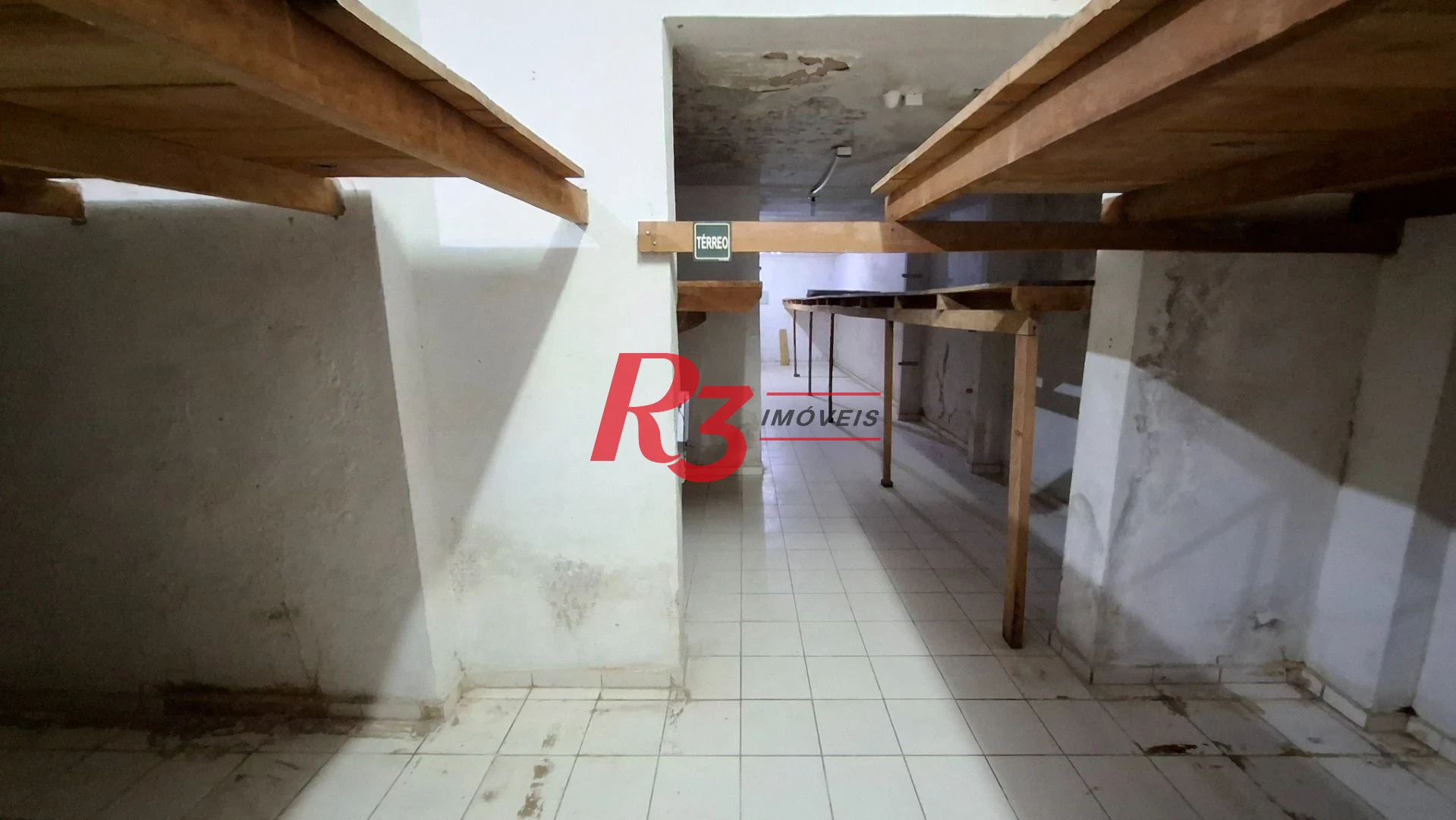 Galpão, 180 m² - venda por R$ 300.000,00 ou aluguel por R$ 3.000,00/mês - Centro - Santos/SP