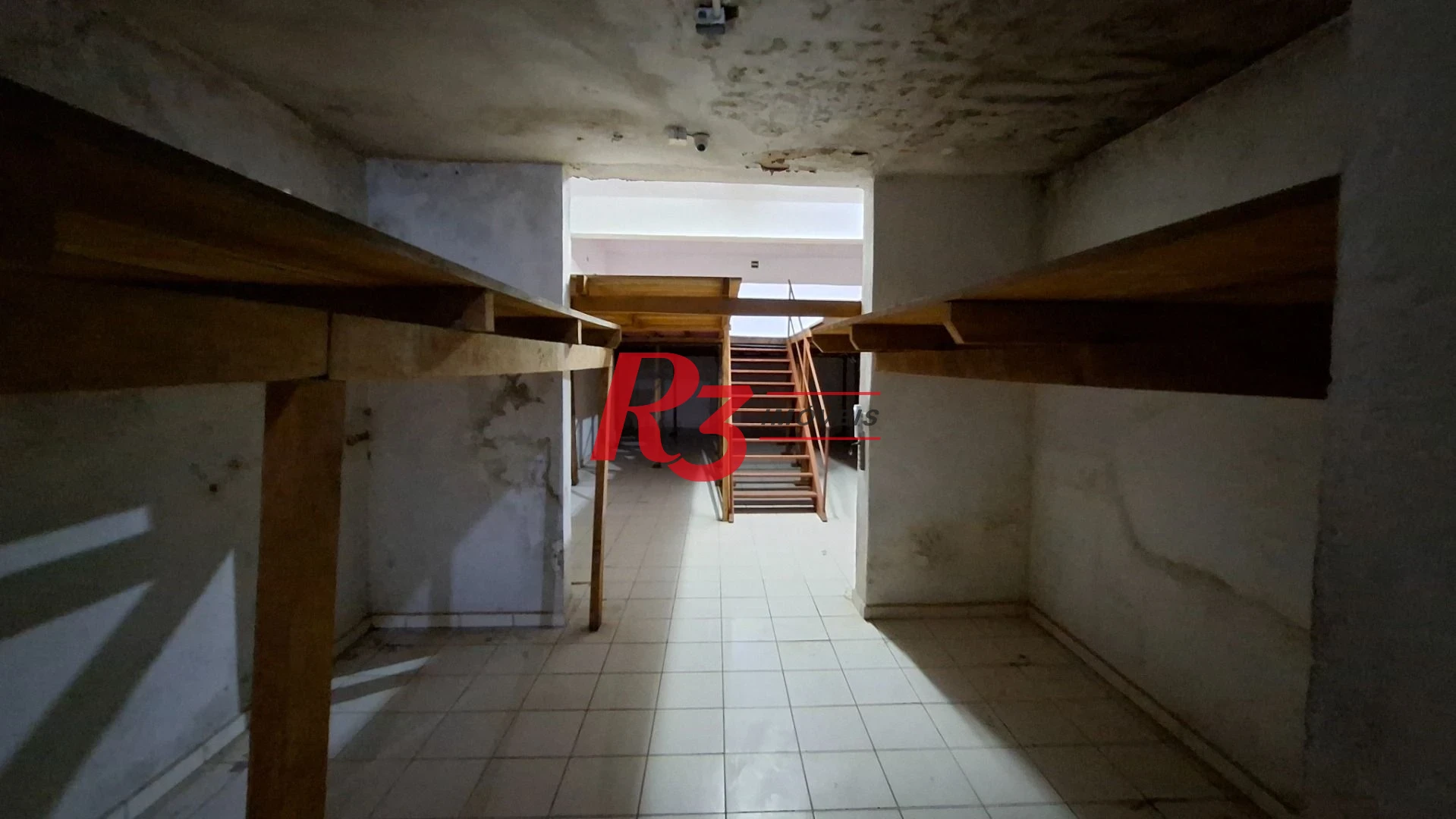 Galpão, 180 m² - venda por R$ 300.000,00 ou aluguel por R$ 3.000,00/mês - Centro - Santos/SP