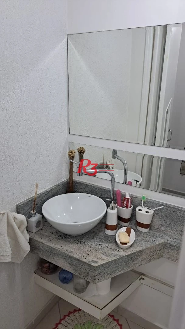 Apartamento amplo de 1 dormitório no Embaré