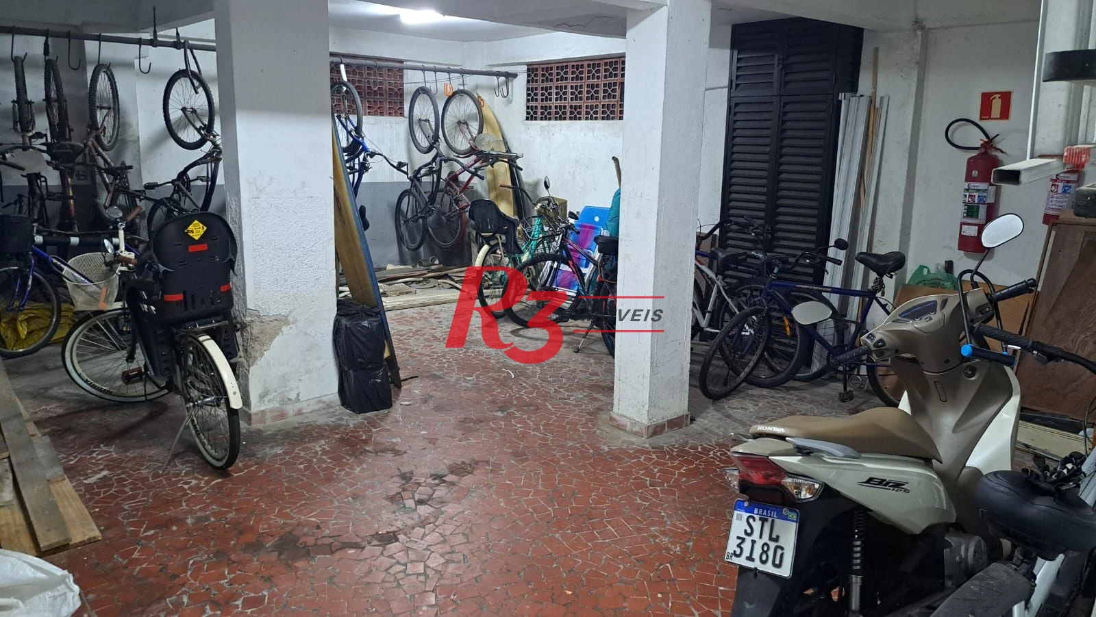 Apartamento amplo de 1 dormitório no Embaré