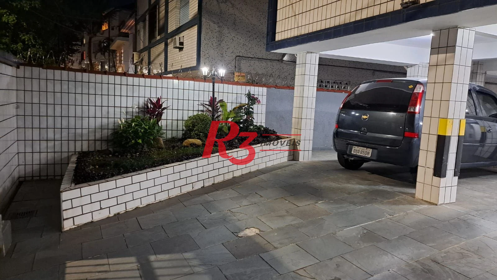 Apartamento amplo de 1 dormitório no Embaré