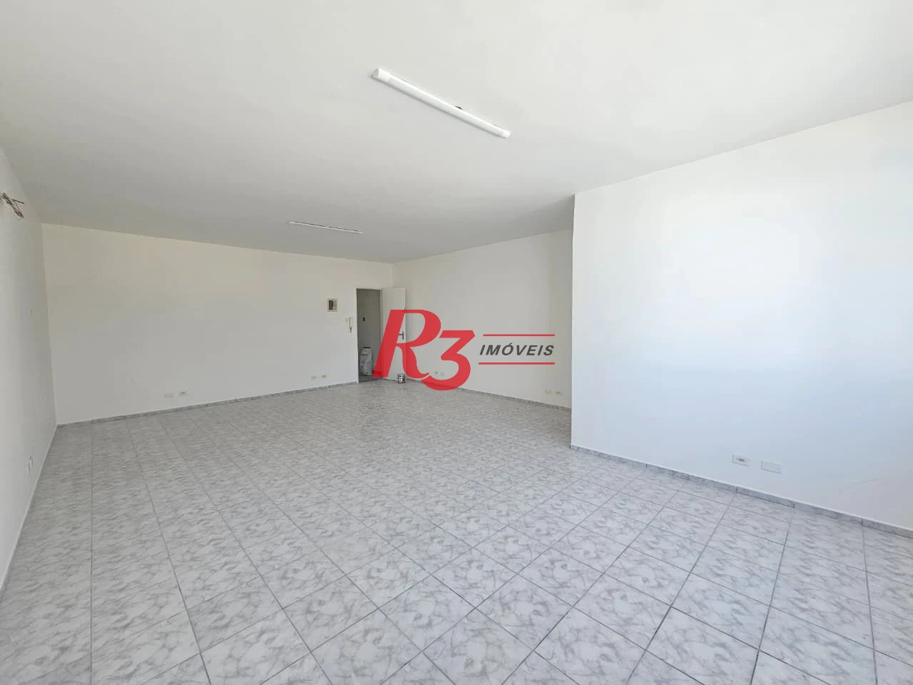 Sala comercial para Alugar na Vila Nova em Santos – Excelente localização