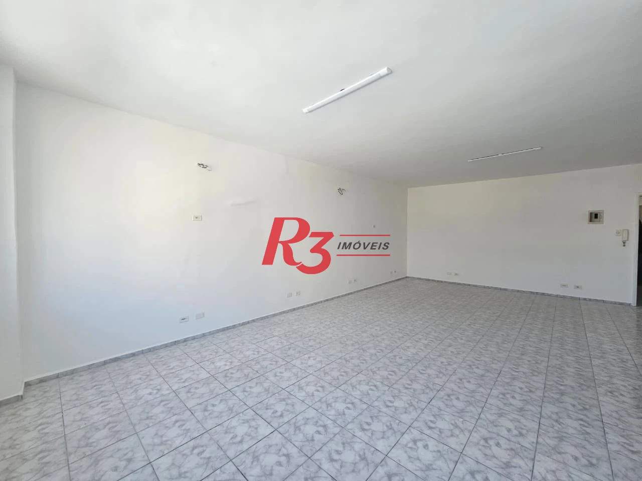 Sala comercial para Alugar na Vila Nova em Santos – Excelente localização