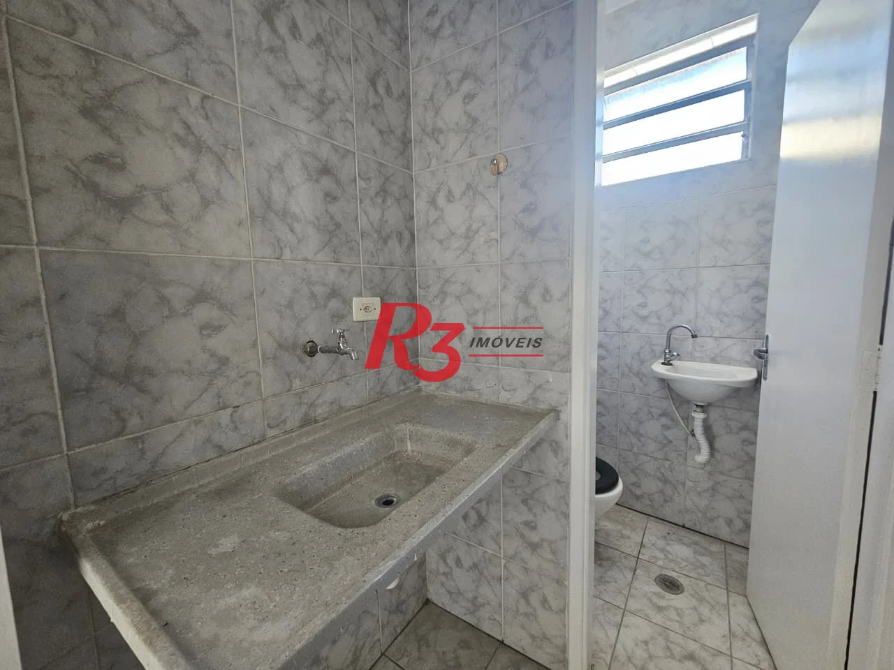 Sala comercial para Alugar na Vila Nova em Santos – Excelente localização