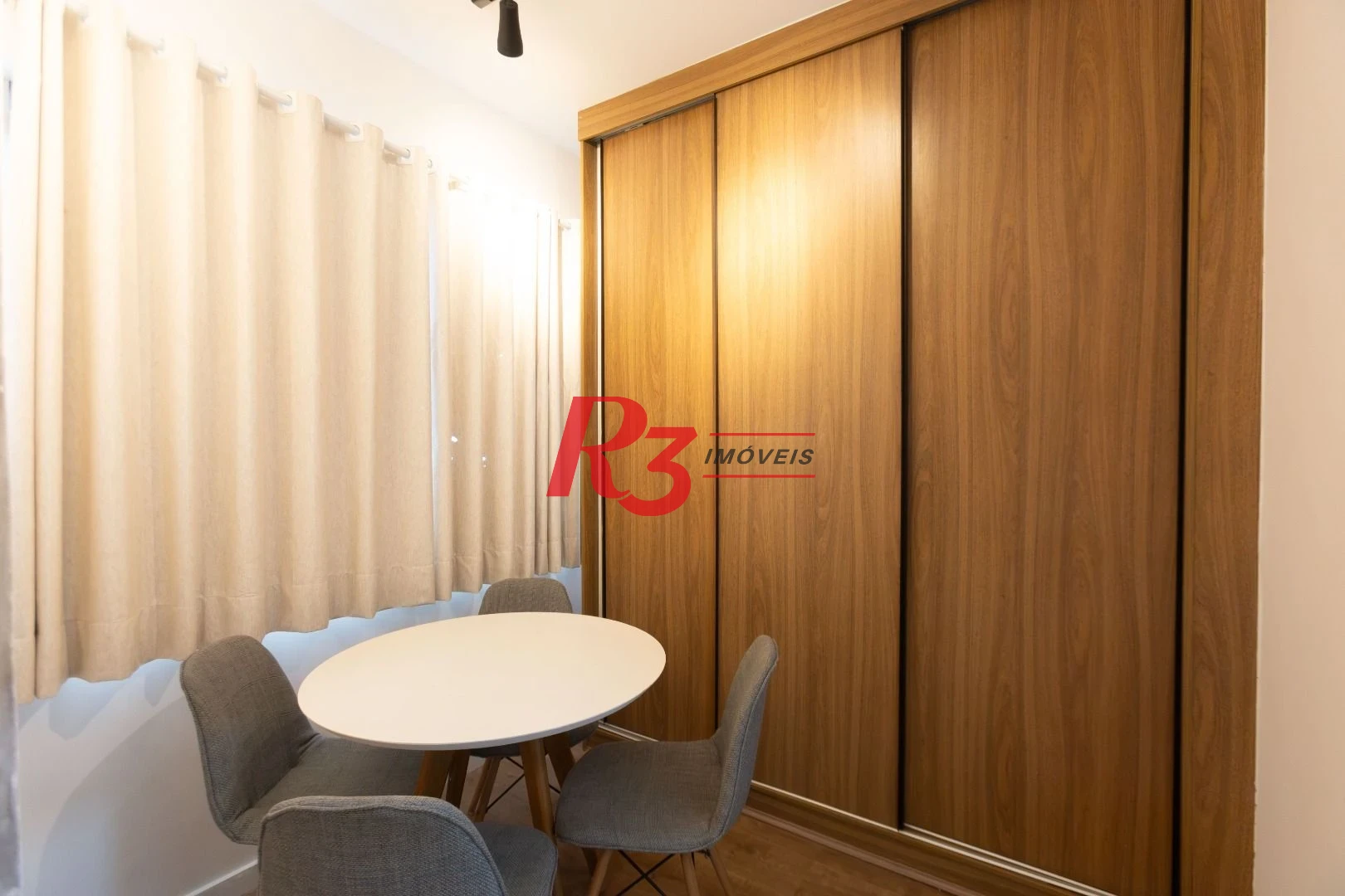 Apartamento com 1 dormitório para alugar, 40 m² por R$ 3.900,00/mês - Gonzaga - Santos/SP