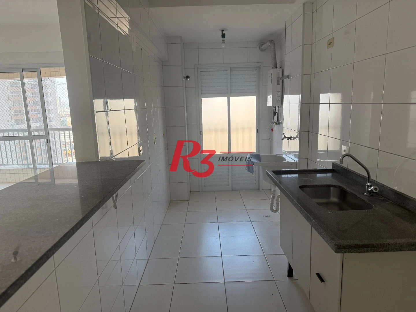 Apartamento com 3 dormitórios à venda, 92 m² por R$ 905.000,00 - Encruzilhada - Santos/SP