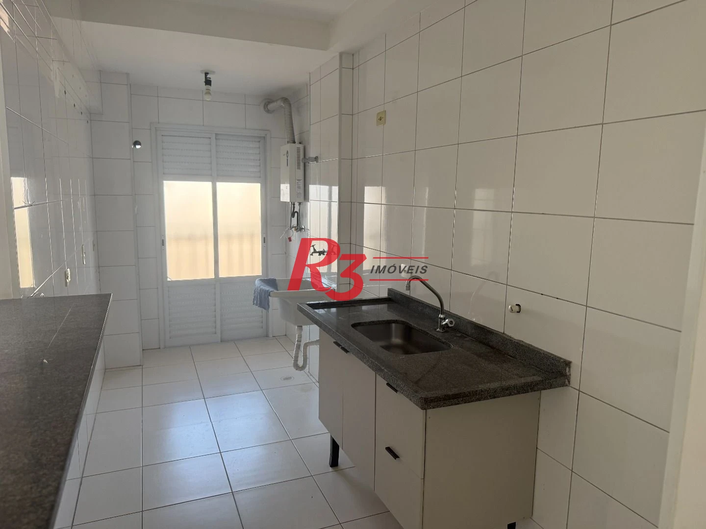 Apartamento com 3 dormitórios à venda, 92 m² por R$ 905.000,00 - Encruzilhada - Santos/SP