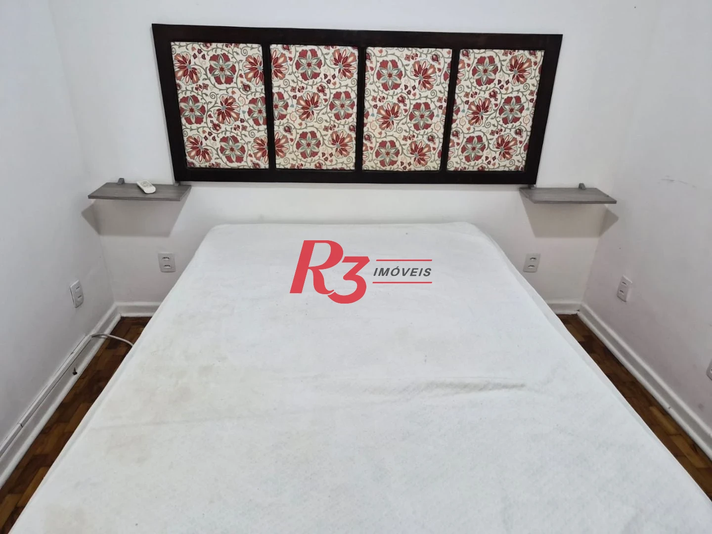 Apartamento com 1 dormitório à venda, 47 m² por R$ 300.000,00 - Centro - São Vicente/SP