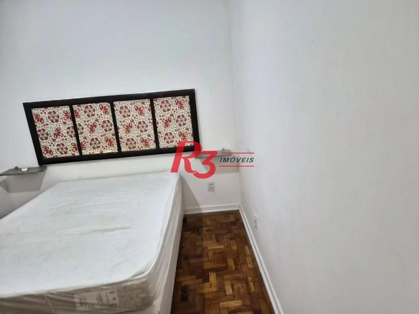 Apartamento com 1 dormitório à venda, 47 m² por R$ 300.000,00 - Centro - São Vicente/SP