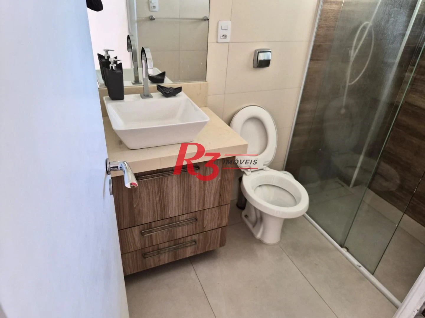 Apartamento com 1 dormitório à venda, 47 m² por R$ 300.000,00 - Centro - São Vicente/SP