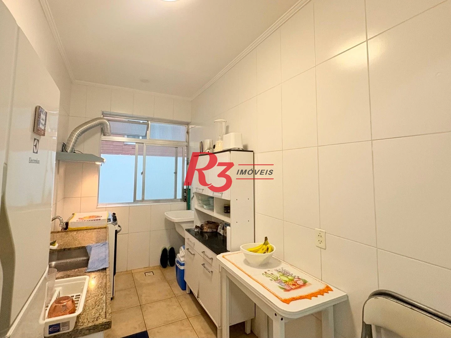 Apartamento com 2 dormitório, Quadra da Praia, Santos.