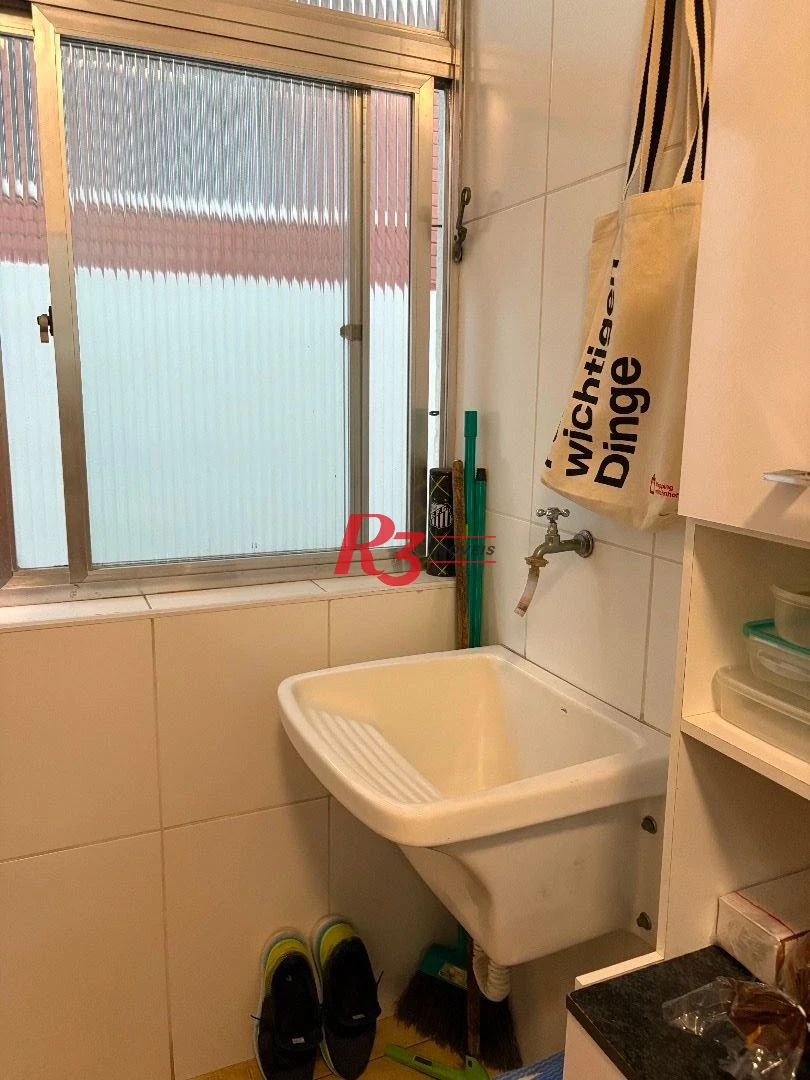 Apartamento com 2 dormitório, Quadra da Praia, Santos.