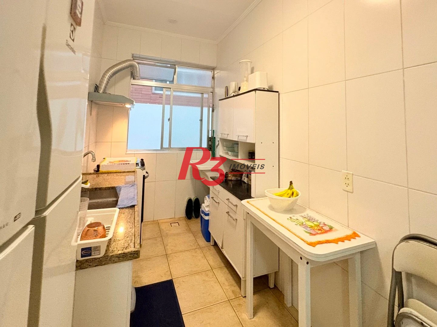 Apartamento com 2 dormitório, Quadra da Praia, Santos.