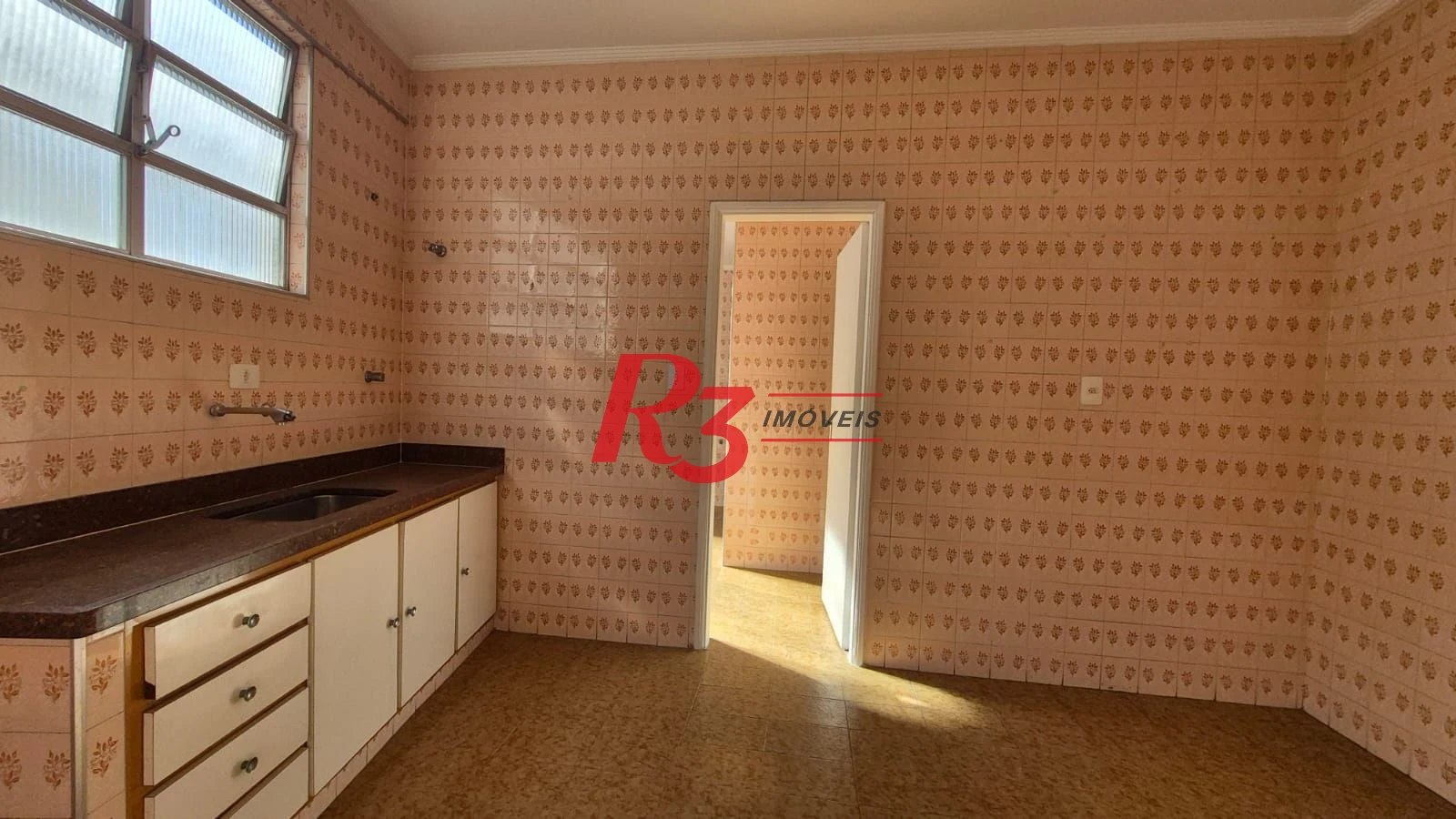 Oportunidade para locação em localização excelente do bairro do Boqueirão em Santos, com 120 m², 2 quartos, 1 vaga! Condição esapecial!