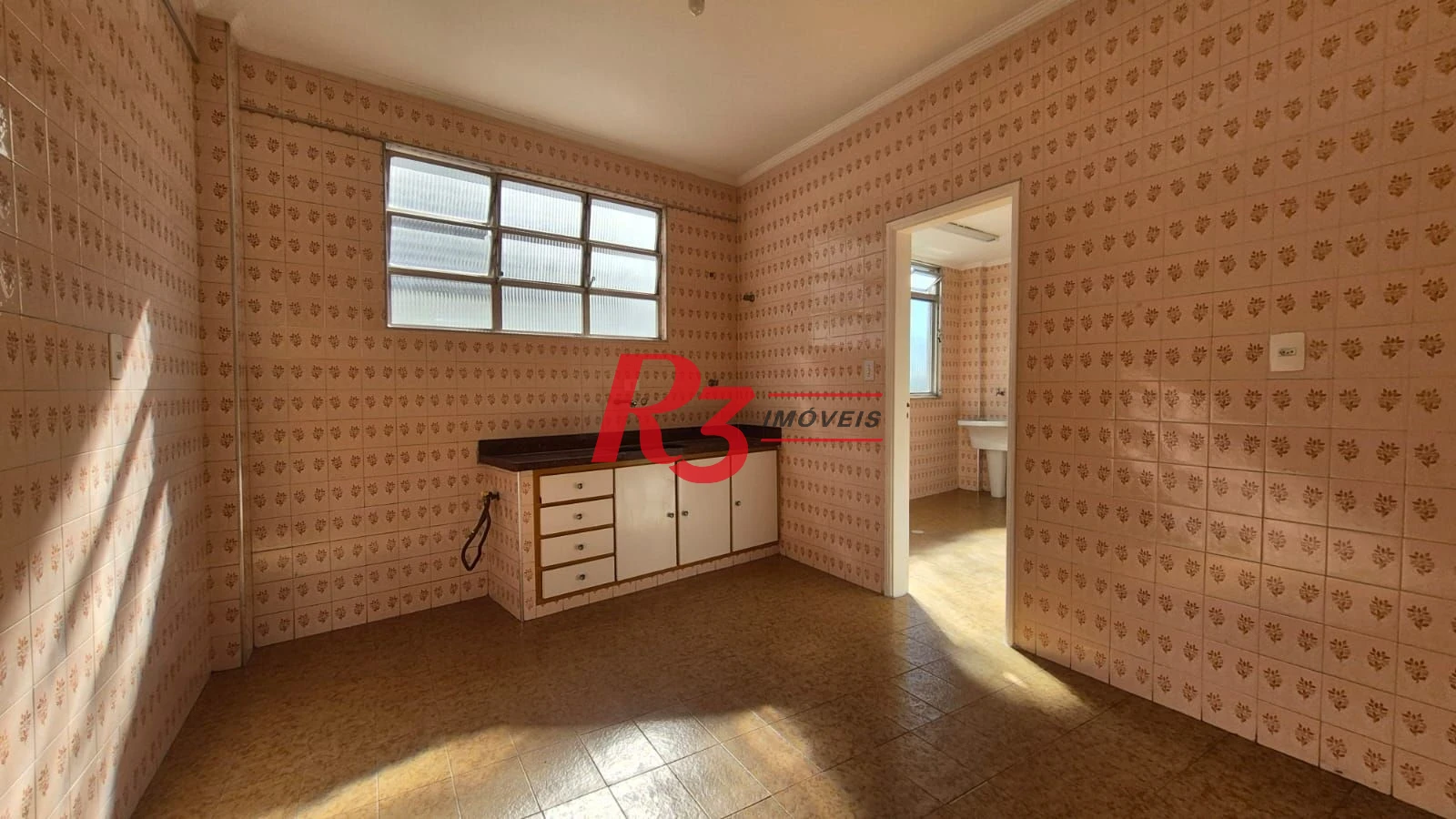 Oportunidade para locação em localização excelente do bairro do Boqueirão em Santos, com 120 m², 2 quartos, 1 vaga! Condição esapecial!