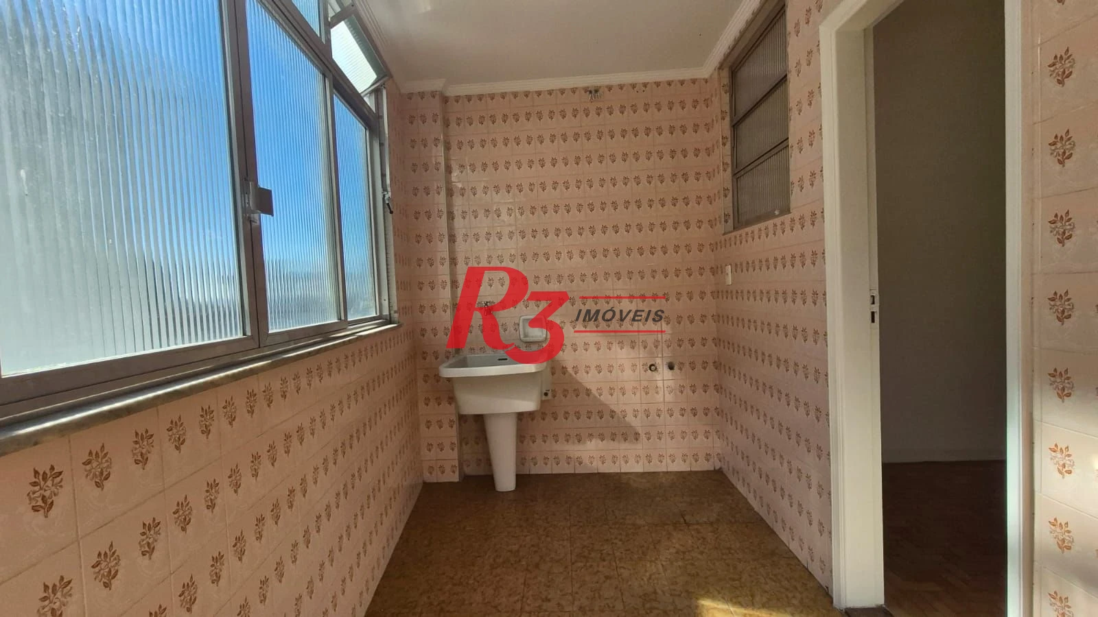 Oportunidade para locação em localização excelente do bairro do Boqueirão em Santos, com 120 m², 2 quartos, 1 vaga! Condição esapecial!