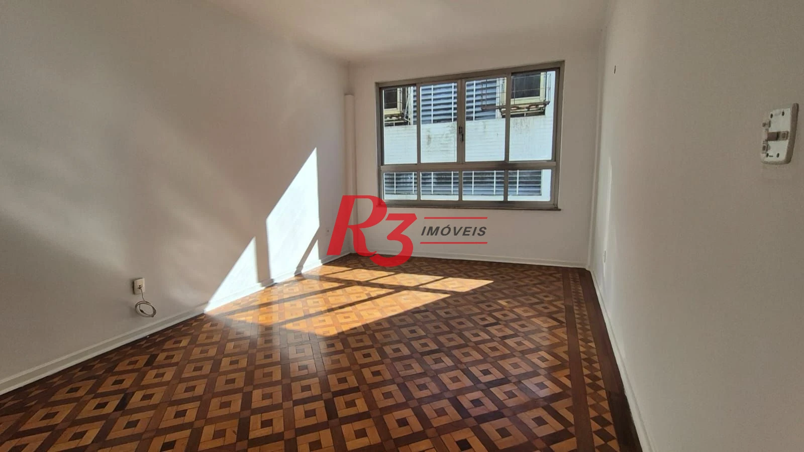 Oportunidade para locação em localização excelente do bairro do Boqueirão em Santos, com 120 m², 2 quartos, 1 vaga! Condição esapecial!