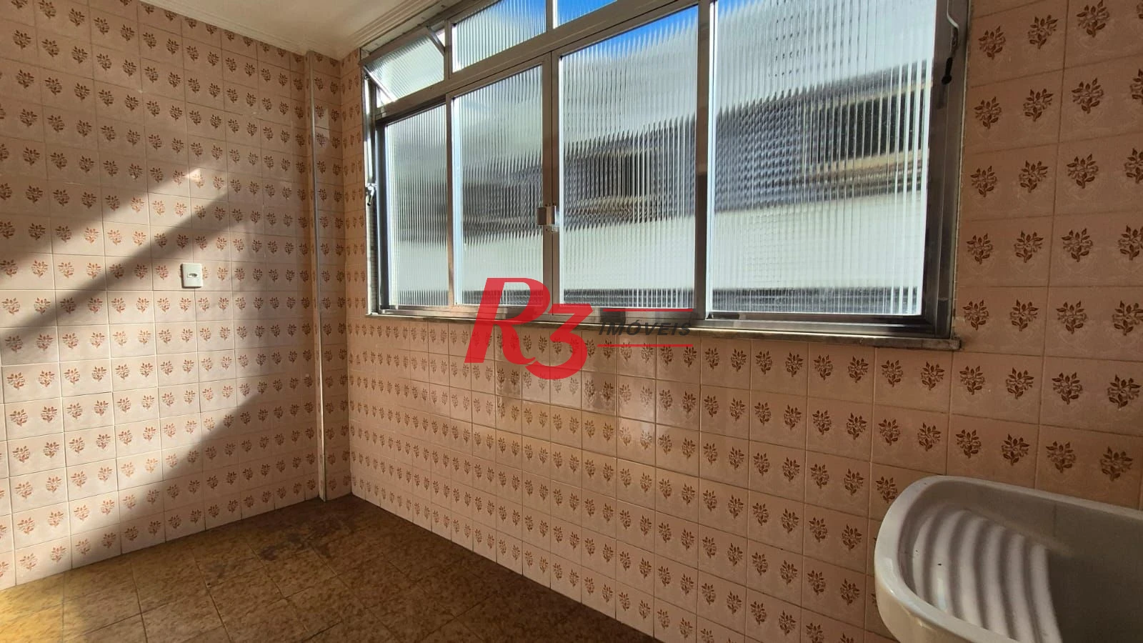 Oportunidade para locação em localização excelente do bairro do Boqueirão em Santos, com 120 m², 2 quartos, 1 vaga! Condição esapecial!