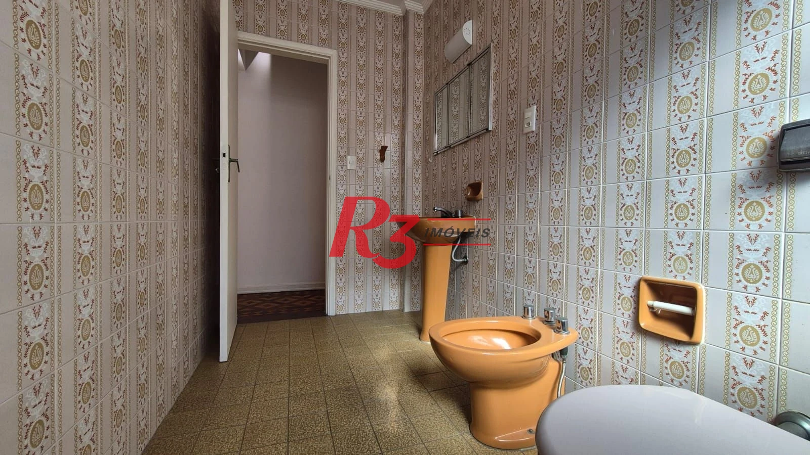 Oportunidade para locação em localização excelente do bairro do Boqueirão em Santos, com 120 m², 2 quartos, 1 vaga! Condição esapecial!