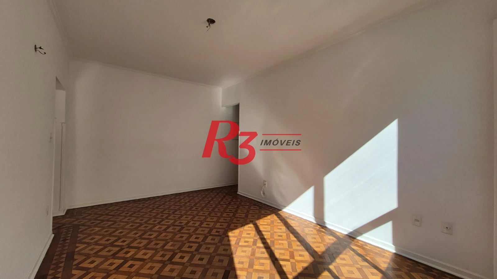 Oportunidade para locação em localização excelente do bairro do Boqueirão em Santos, com 120 m², 2 quartos, 1 vaga! Condição esapecial!