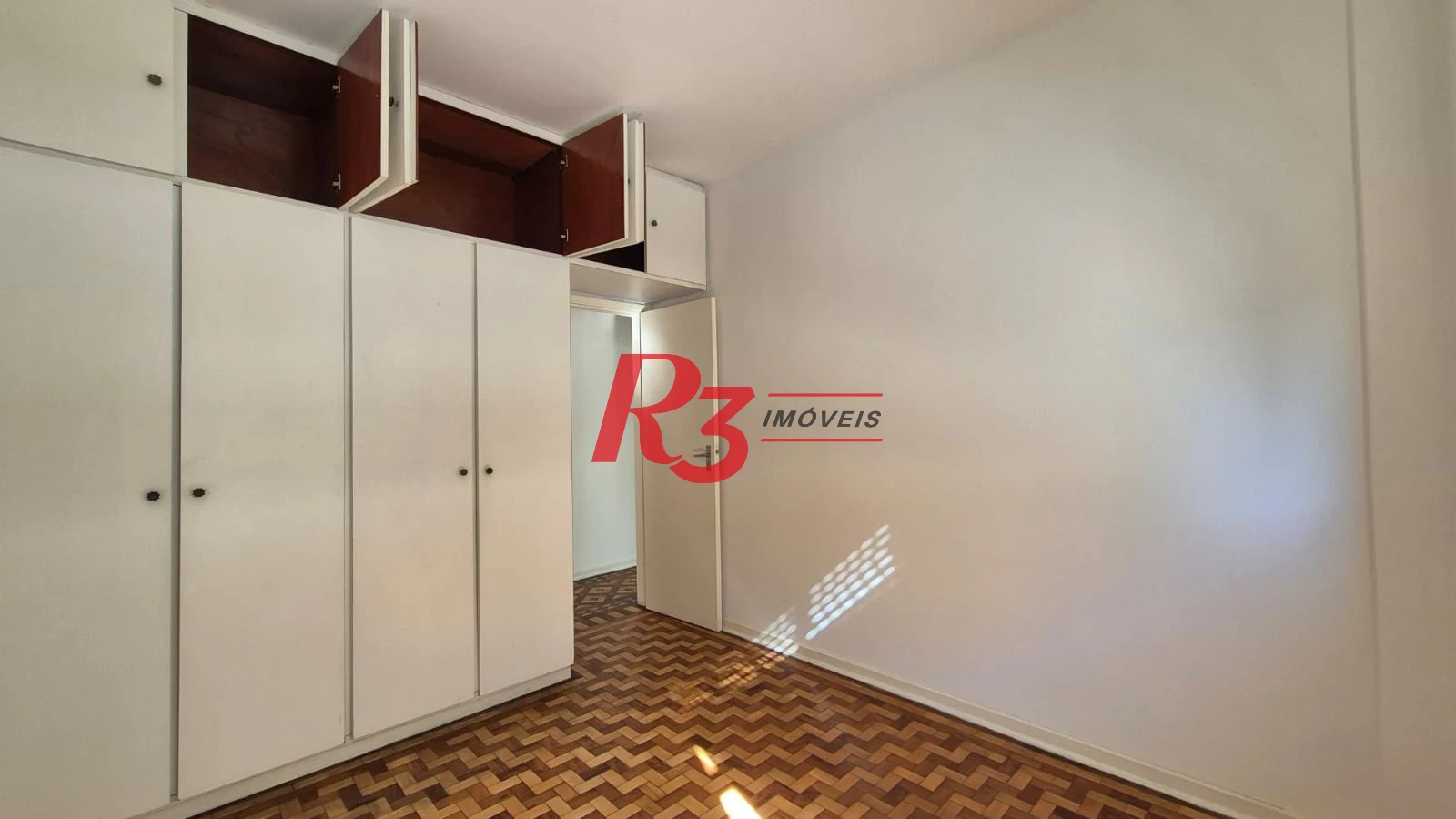 Oportunidade para locação em localização excelente do bairro do Boqueirão em Santos, com 120 m², 2 quartos, 1 vaga! Condição esapecial!