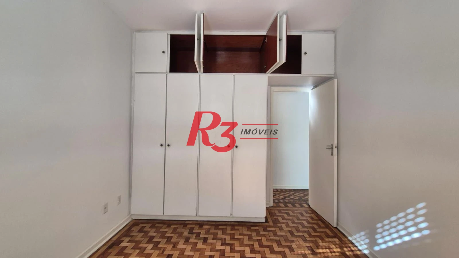 Oportunidade para locação em localização excelente do bairro do Boqueirão em Santos, com 120 m², 2 quartos, 1 vaga! Condição esapecial!
