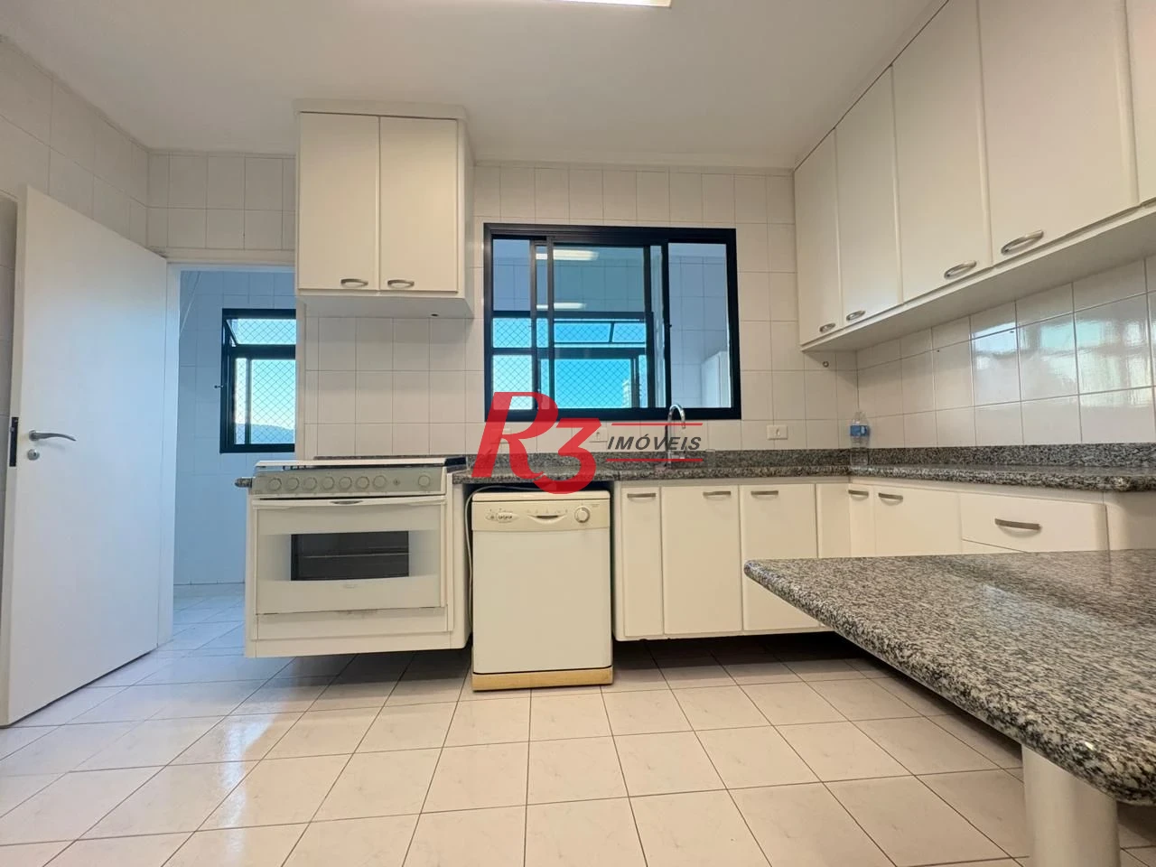 Apartamento com 2 dormitórios à venda, 109 m² por R$ 1.150.000,00 - Pompéia - Santos/SP