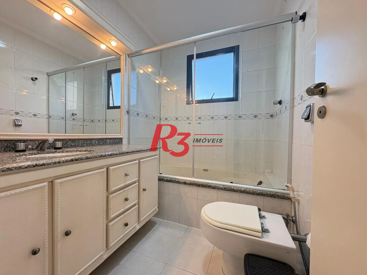 Apartamento com 2 dormitórios à venda, 109 m² por R$ 1.150.000,00 - Pompéia - Santos/SP